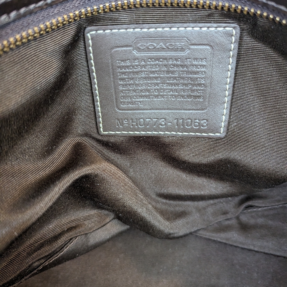Vintage Coach Hampton turn lock tote! GUC! No tears, rips, or holes! Model 11063 - Picture 3 of 14